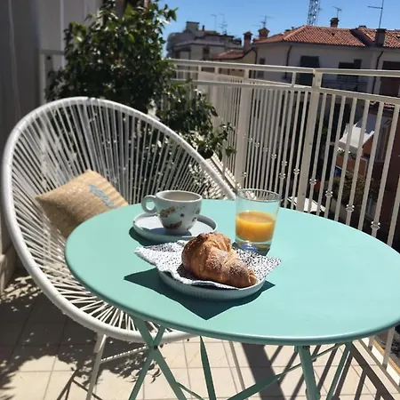 Laura E Christian - 4* Градо