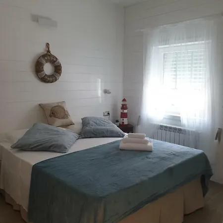 招待所 Laura E Christian -