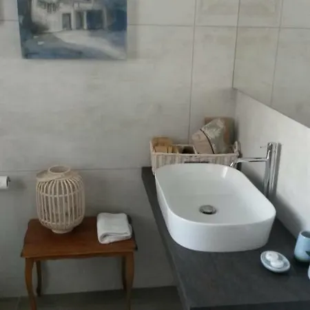 Laura E Christian - Градо