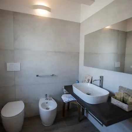 Laura E Christian - 4* Градо