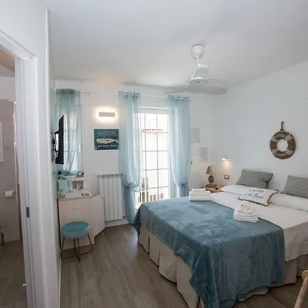 Гостевой дом Laura E Christian - 4*