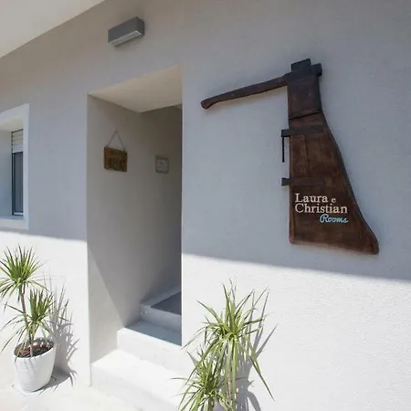 招待所 Laura E Christian -