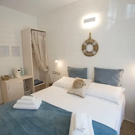 Laura E Christian - Vendégház Grado