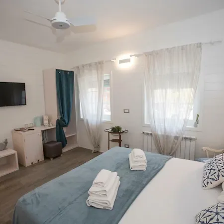 Laura E Christian - Гостевой дом Градо