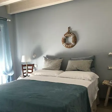 Laura E Christian - 格拉多