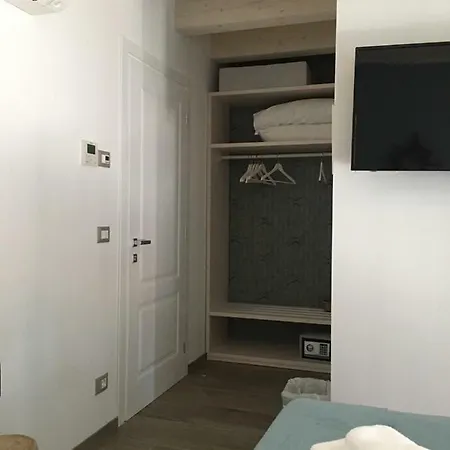 Laura E Christian - 4*