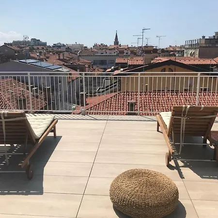 Laura E Christian - Vendégház Grado