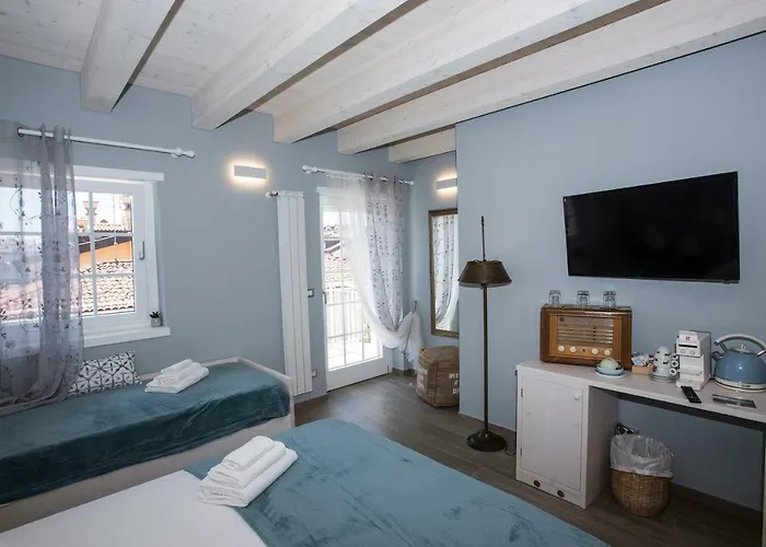 Laura E Christian - Guest house 4*