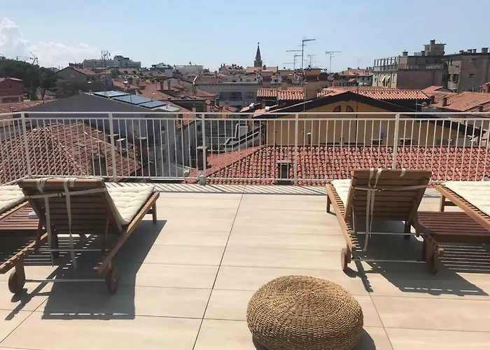 Laura E Christian - Vendégház Grado